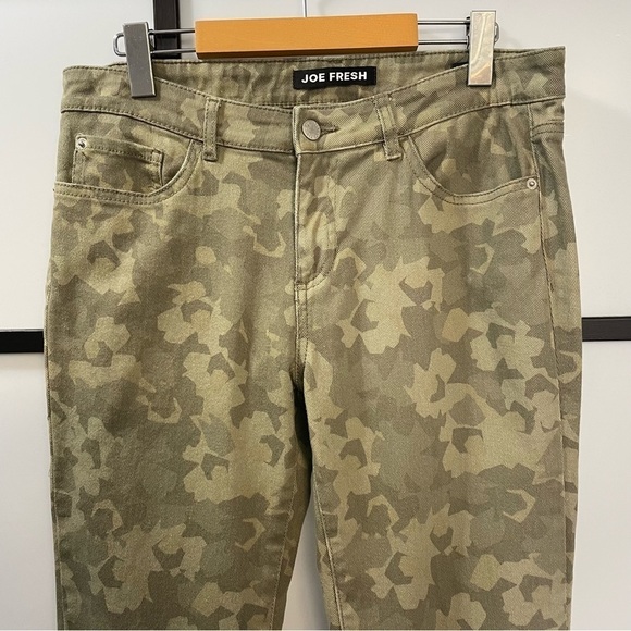 𝅺[29] Joe Fresh Green & Brown Camo Print Ultraslim Denim Jean Women’s - Picture 5 of 9